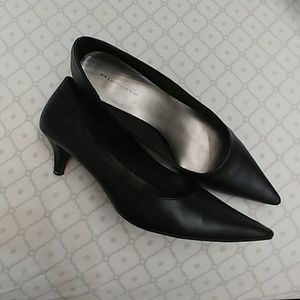 Simple black pointy one inch heels